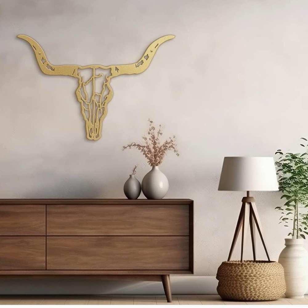 Amazon Essentials Gold Geometric Longhorn Art